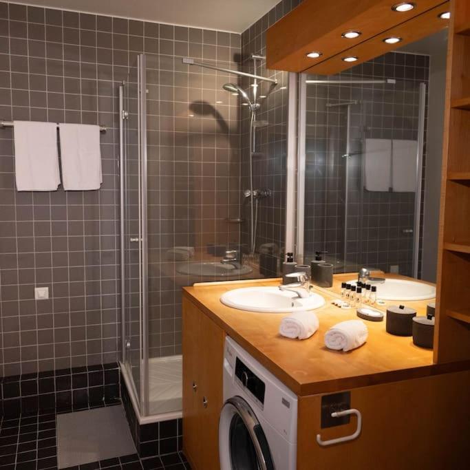 Bright And Quiet Studio, Place D Italie, Apartment *